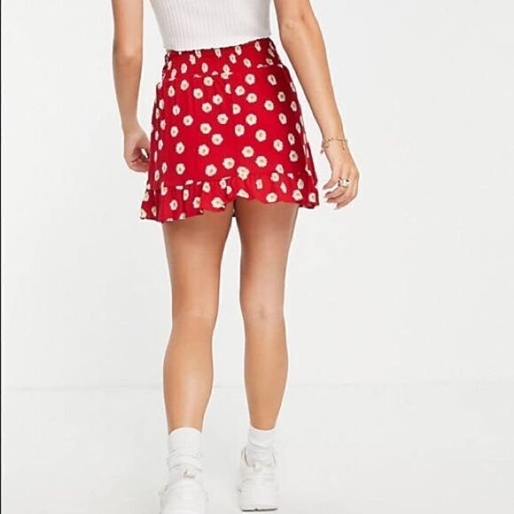 No Boundaries daisy print wrap mini skirt in red - Picture 1 of 4